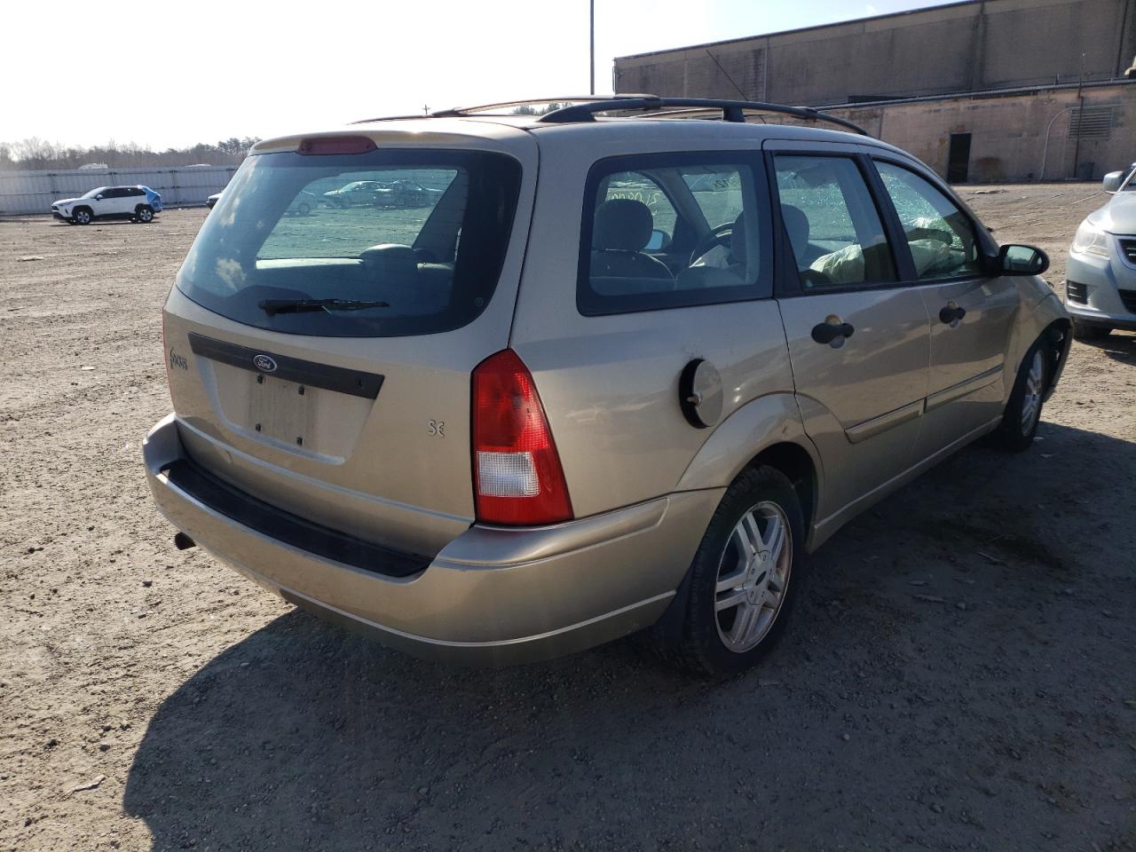 Photo 4 from auction – 2000 FORD FOCUS with VIN 1FAHP3639YW303763