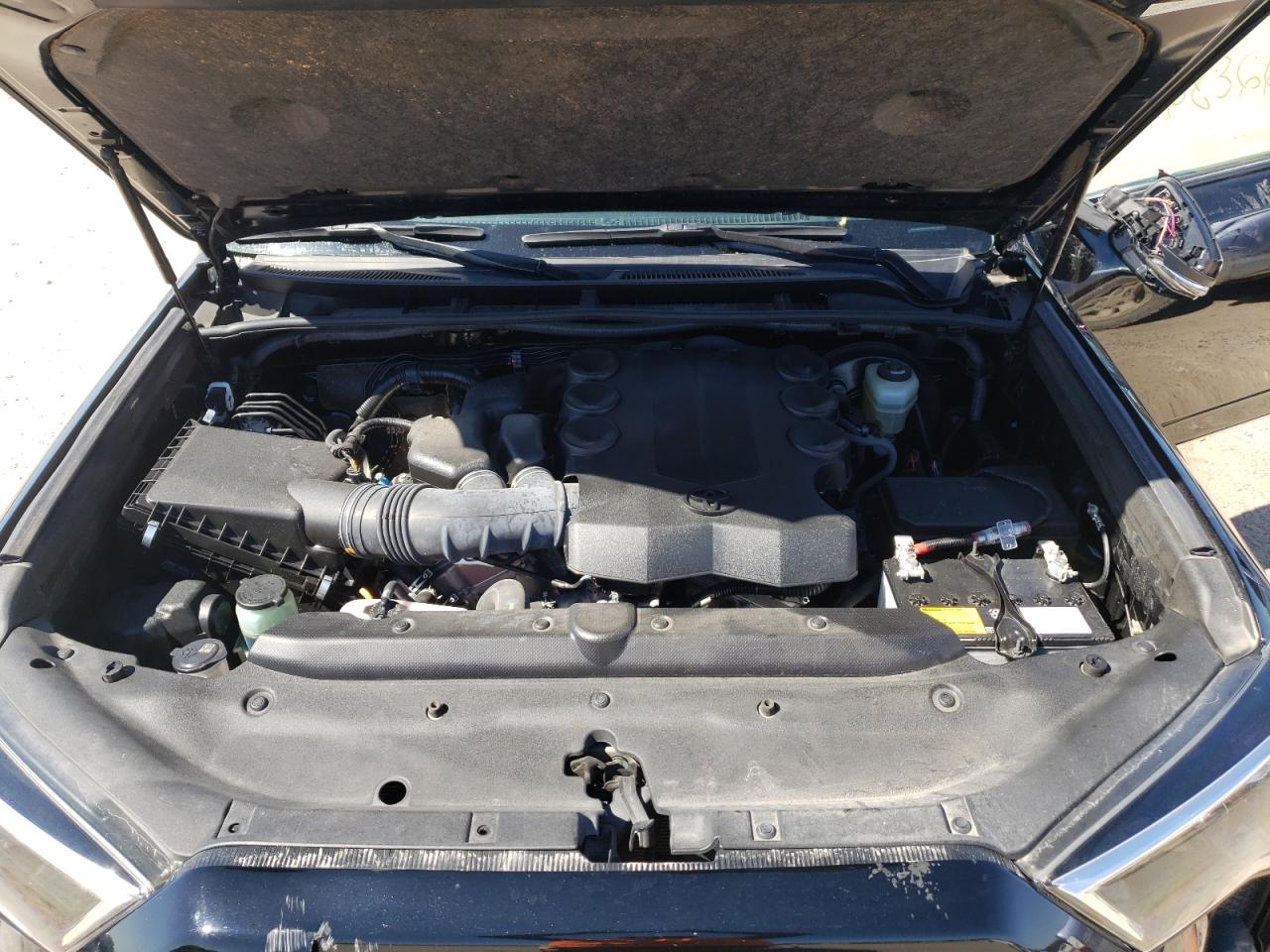 Photo 7 from auction – 2019 TOYOTA 4RUNNER SR with VIN JTEZU5JR9K5211947