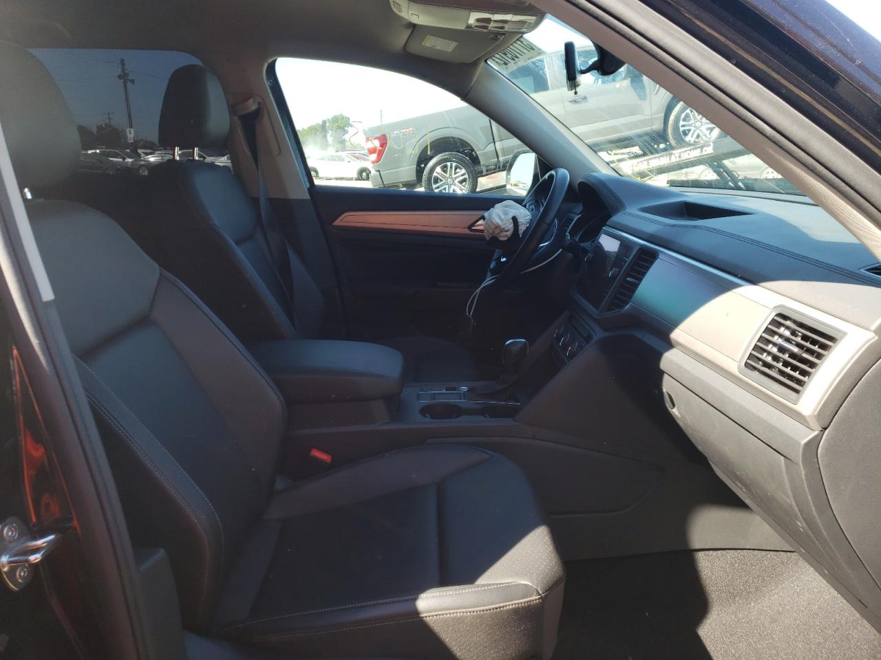 Photo 5 from auction – 2020 VOLKSWAGEN ATLAS SE with VIN 1V2DP2CA5LC501545