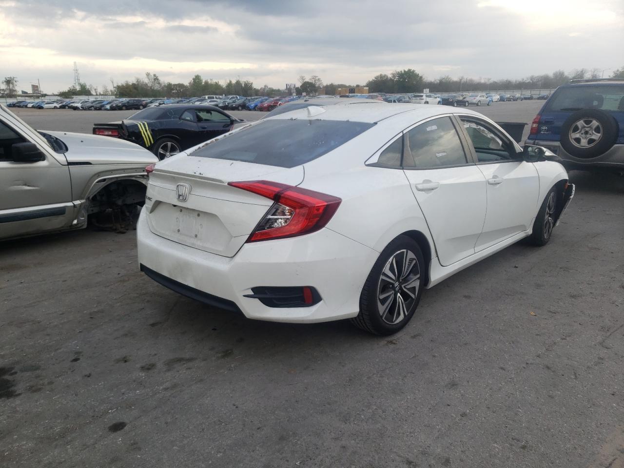 Photo 4 from auction – 2017 HONDA CIVIC EX with VIN 19XFC1F34HE209009