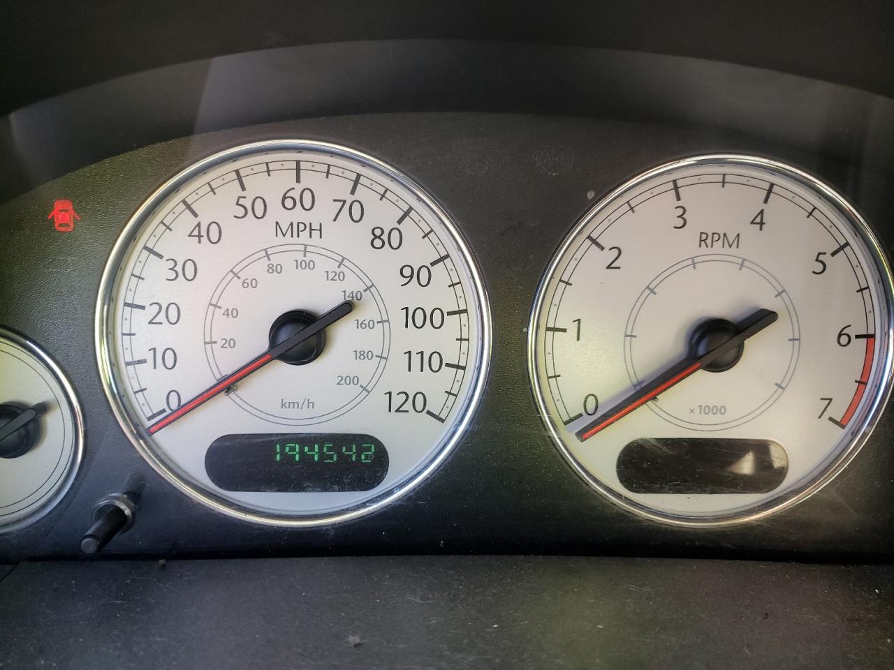 Photo 8 from auction – 2005 CHRYSLER TOWN & COU with VIN 2C8GP54L95R192655