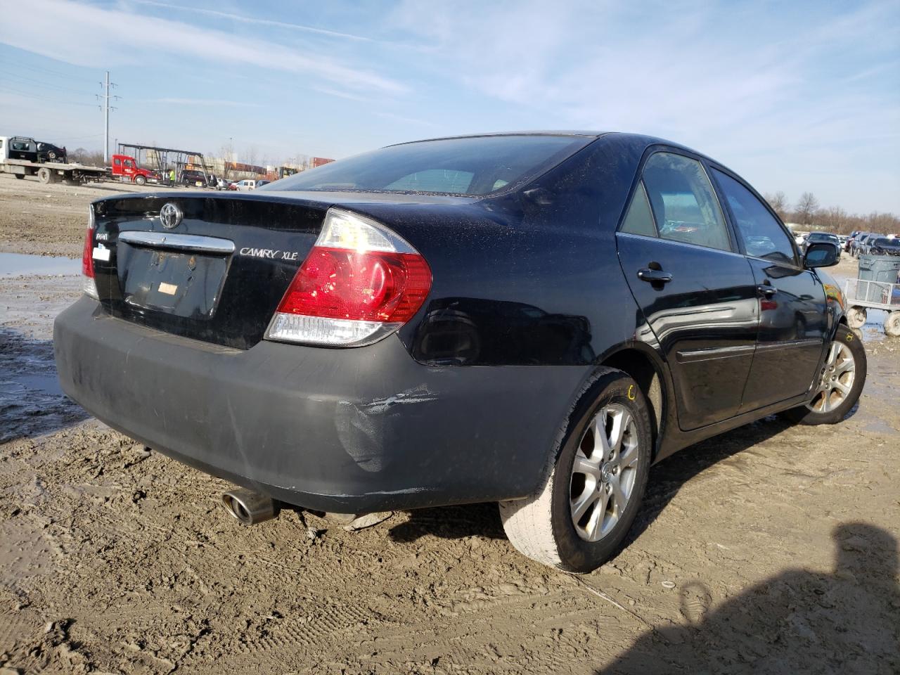 Photo 4 from auction – 2005 TOYOTA CAMRY with VIN 4T1BE30K55U044312