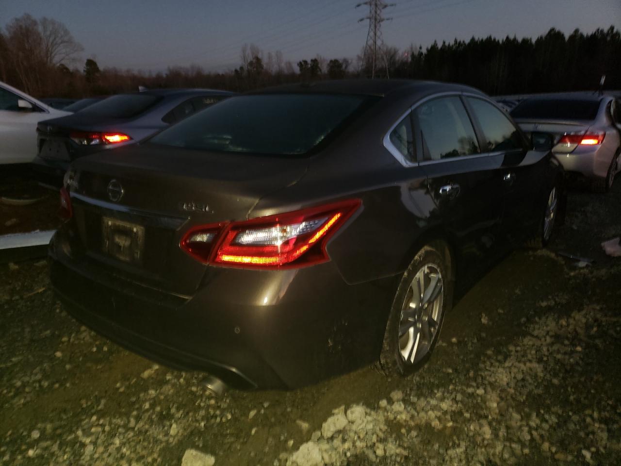Photo 4 from auction – 2017 NISSAN ALTIMA 3.5 with VIN 1N4BL3APXHC134611