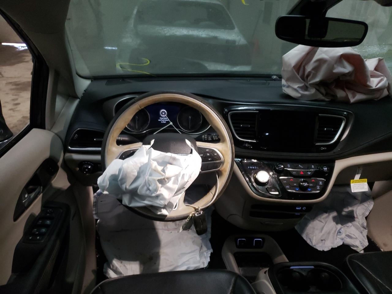 Photo 9 from auction – 2019 CHRYSLER PACIFICA L with VIN 2C4RC1GG3KR644821