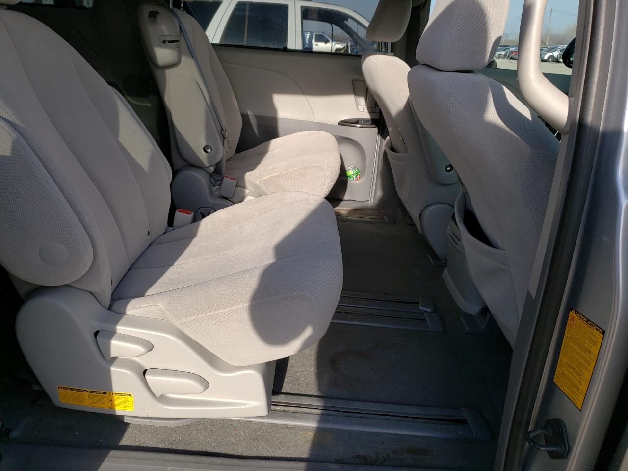 Photo 6 from auction – 2014 TOYOTA SIENNA LE with VIN 5TDKK3DC7ES425227
