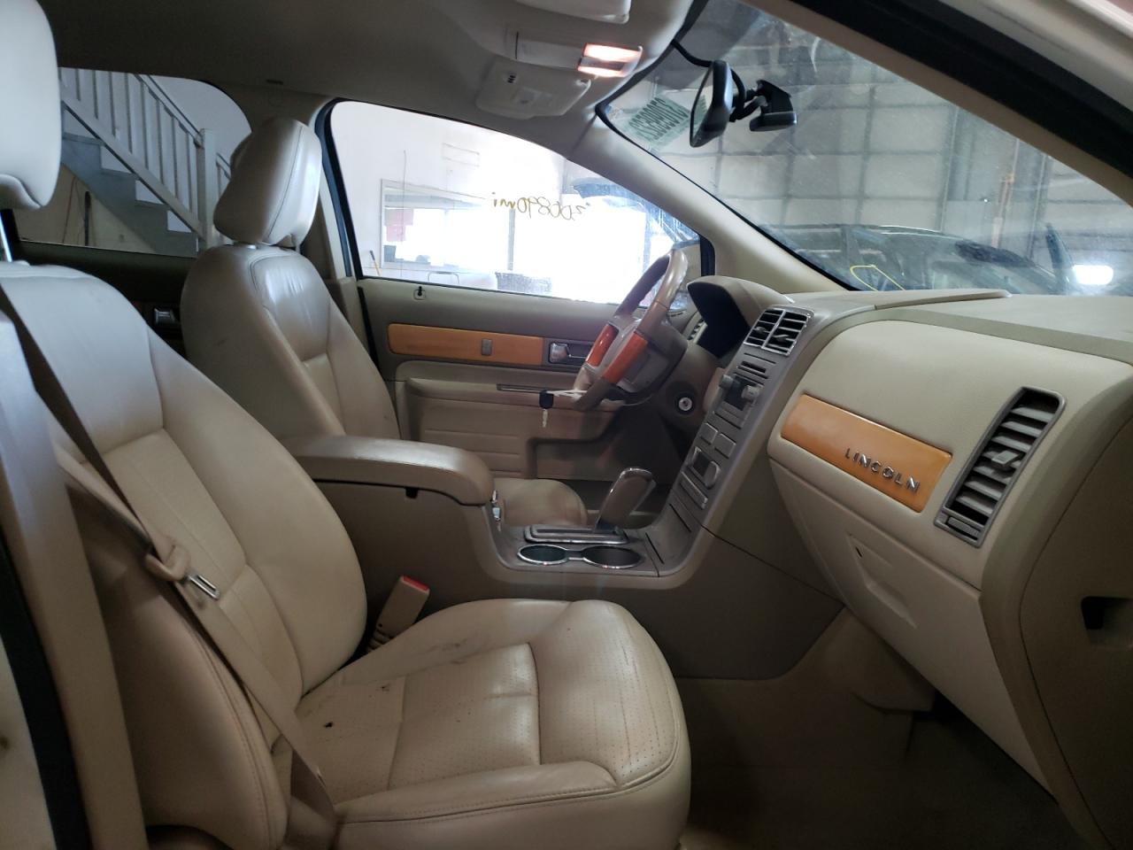 Photo 5 from auction – 2007 LINCOLN MKX with VIN 2LMDU68C77BJ30759