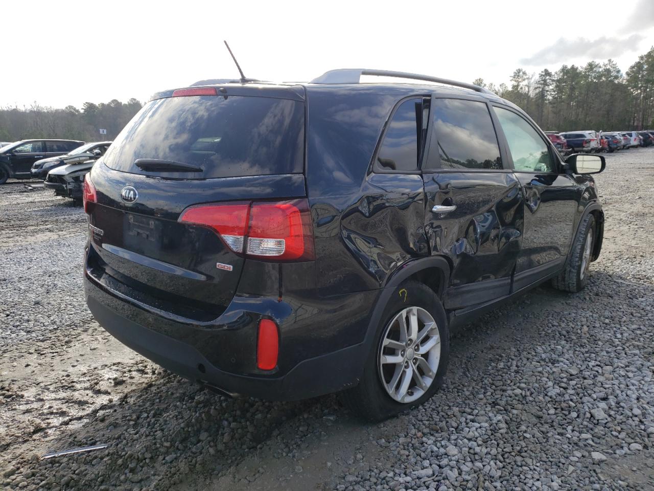 Photo 4 from auction – 2015 KIA SORENTO LX with VIN 5XYKT4A60FG658592