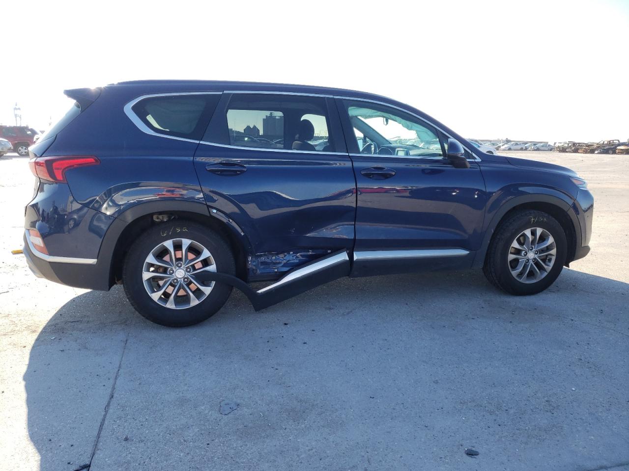 Photo 9 from auction – 2019 HYUNDAI SANTA FE S with VIN 5NMS2CAD2KH124652