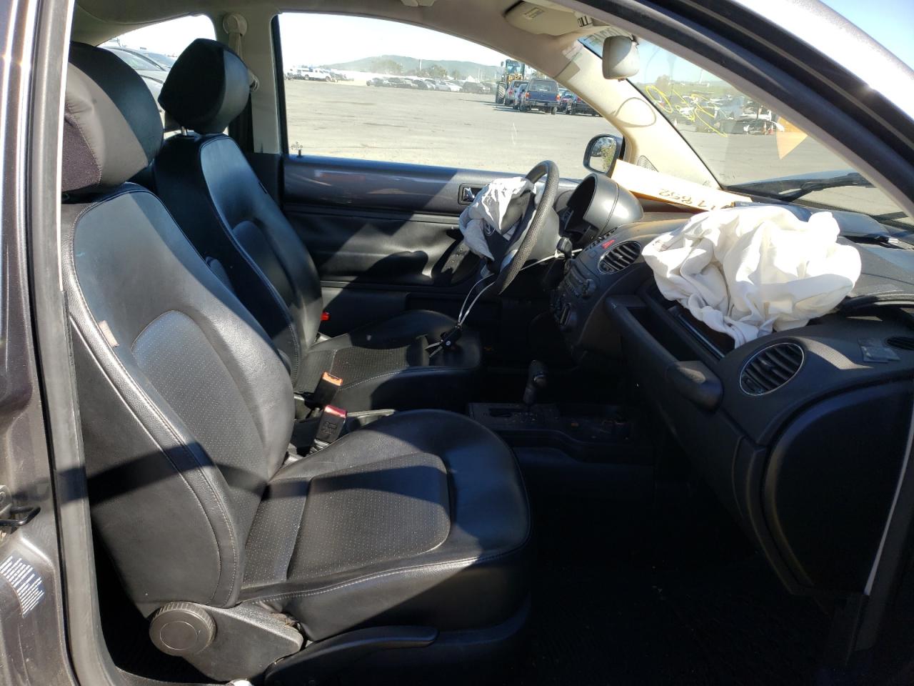 Photo 5 from auction – 2006 VOLKSWAGEN NEW BEETLE with VIN 3VWPG31C06M422308