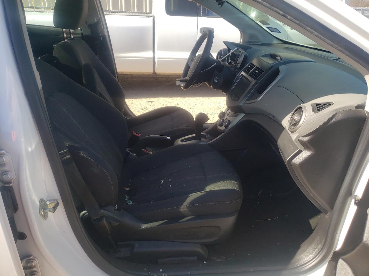 Photo 5 from auction – 2014 CHEVROLET SONIC with VIN 1G1JC5SH9E4157658