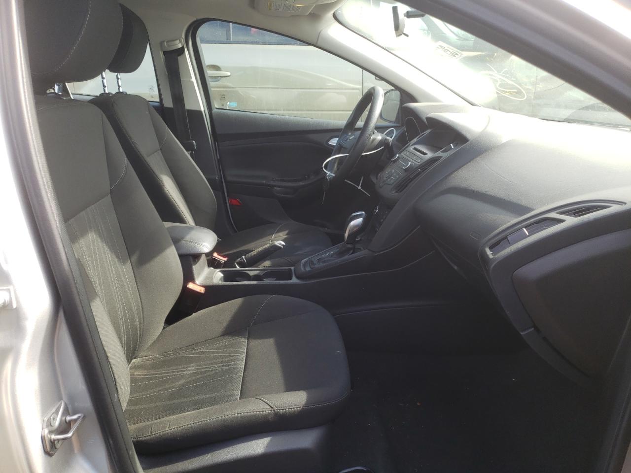 Photo 5 from auction – 2016 FORD FOCUS SE with VIN 1FADP3K23GL345177
