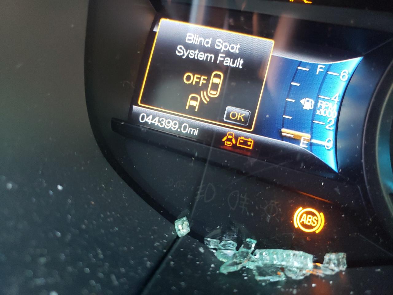Photo 8 from auction – 2019 FORD EDGE SEL with VIN 2FMPK3J90KBB90158