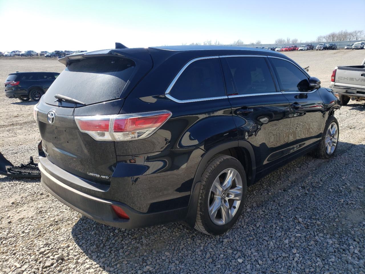 Photo 4 from auction – 2016 TOYOTA HIGHLANDER with VIN 5TDDKRFH6GS326888