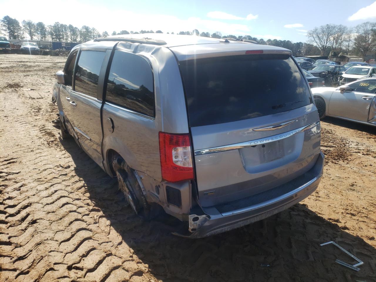 Photo 3 from auction – 2016 CHRYSLER TOWN & COU with VIN 2C4RC1BG4GR296543