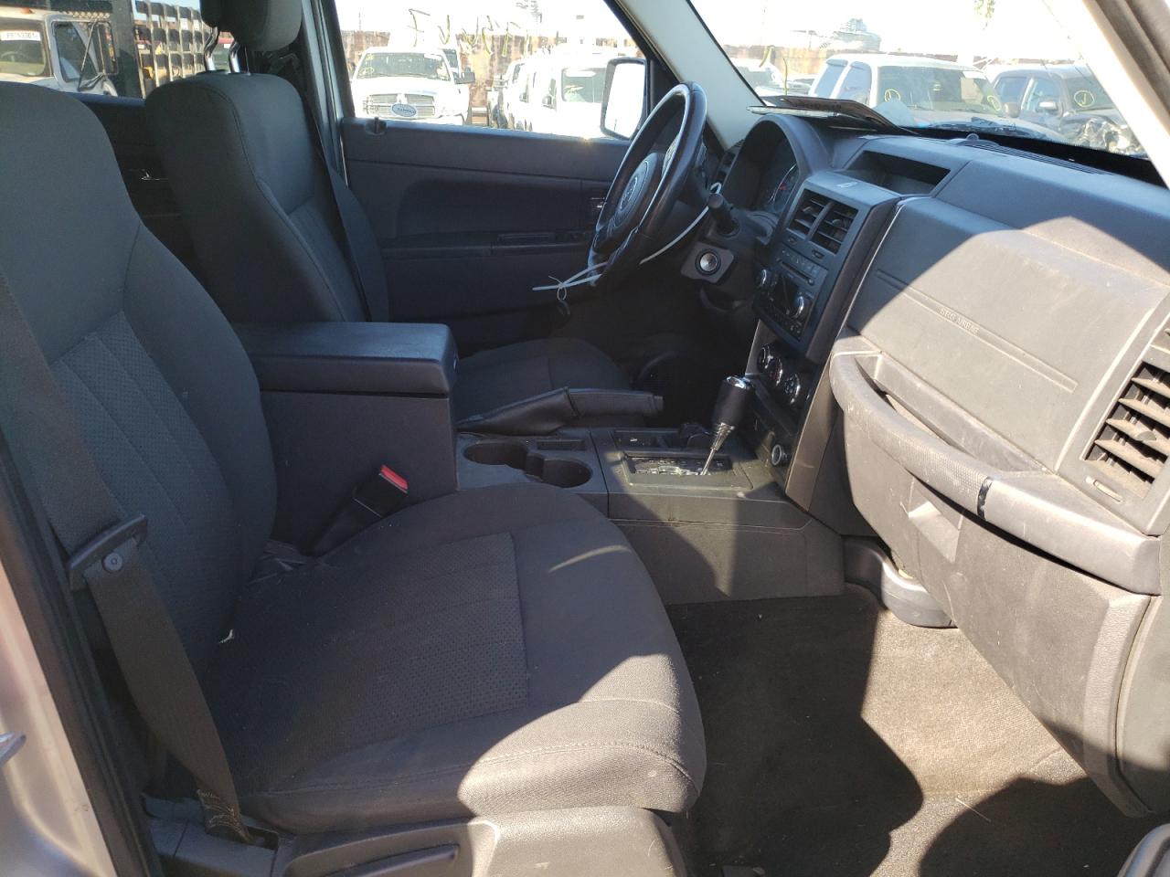 Photo 5 from auction – 2011 JEEP LIBERTY SP with VIN 1J4PN2GK7BW586595