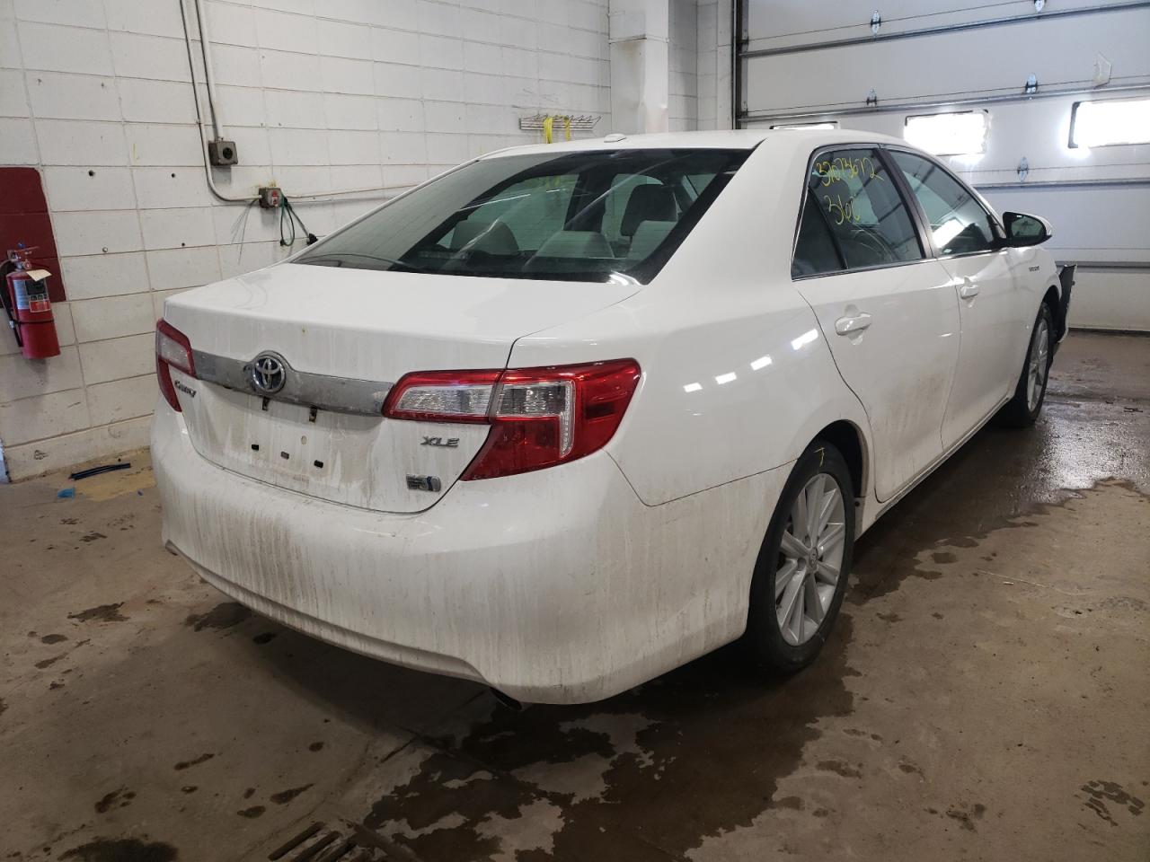Photo 4 from auction – 2012 TOYOTA CAMRY HYBR with VIN 4T1BD1FK2CU057630