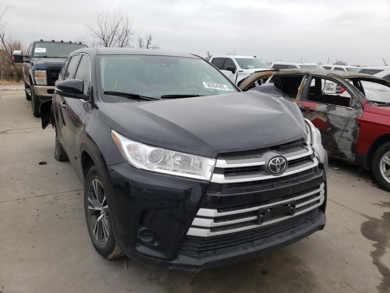 TOYOTA HIGHLANDER 2019 with VIN 5TDZARFH7KS058306 - Photo from auction