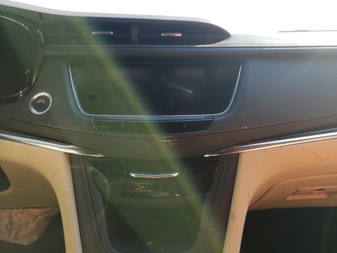 Photo 9 from auction – 2019 CADILLAC XT5 with VIN 1GYKNARS5KZ164177