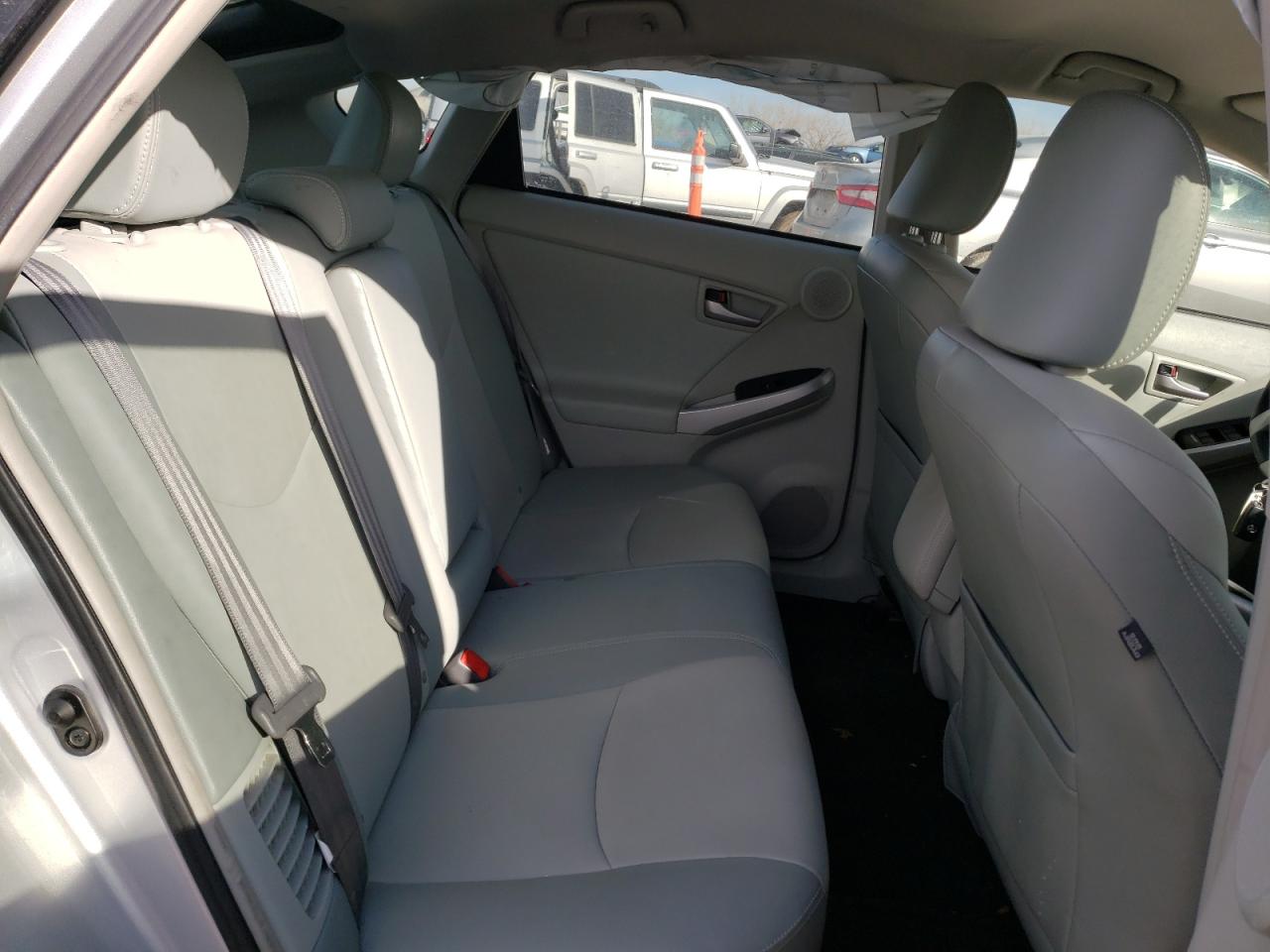 Photo 6 from auction – 2014 TOYOTA PRIUS with VIN JTDKN3DUXE0358559