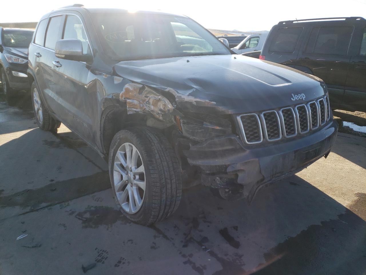 JEEP GRAND CHER 2017 with VIN 1C4RJFBG5HC886599 - Photo from auction
