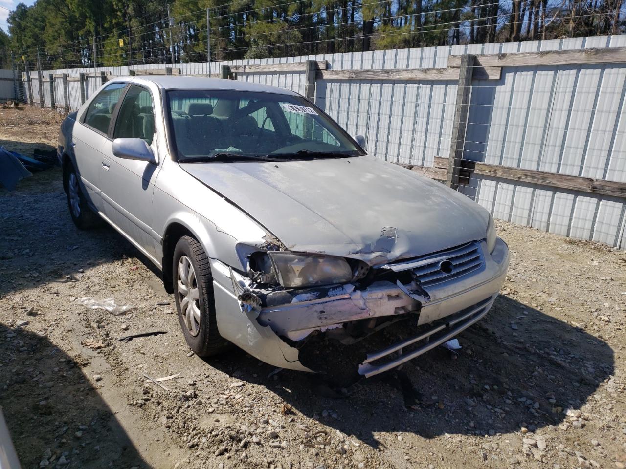 TOYOTA CAMRY CE 2000 with VIN JT2BG22KXY0517518 - Photo from auction