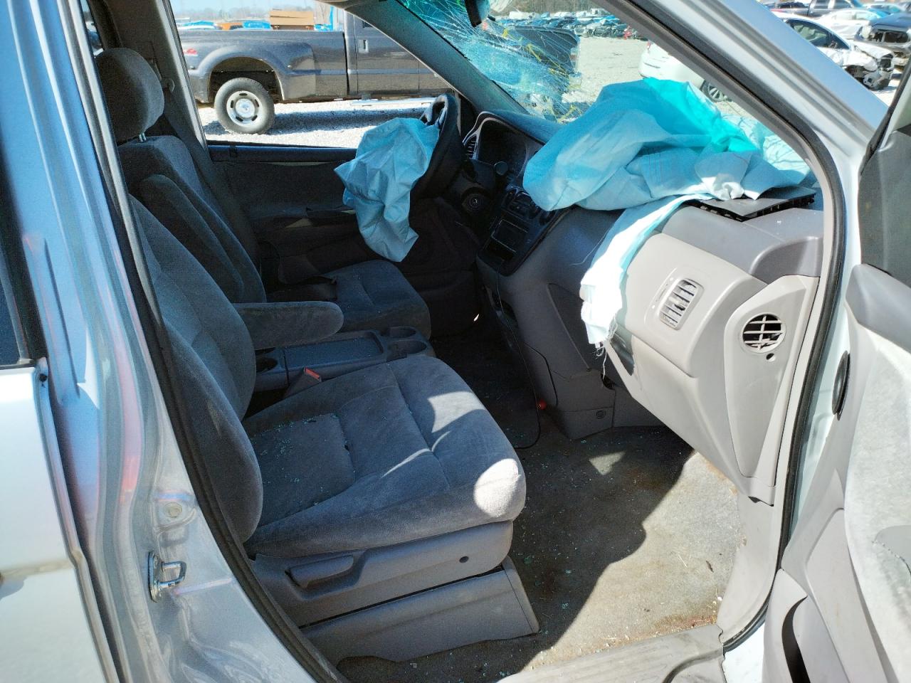 Photo 5 from auction – 2003 HONDA ODYSSEY EX with VIN 5FNRL18653B096744
