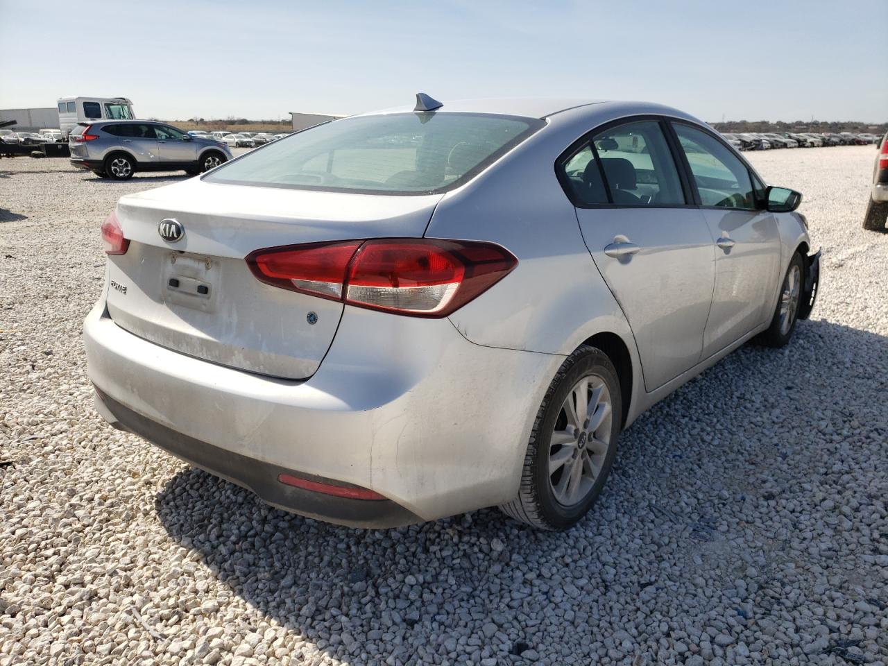 Photo 4 from auction – 2017 KIA FORTE LX with VIN 3KPFL4A78HE128929