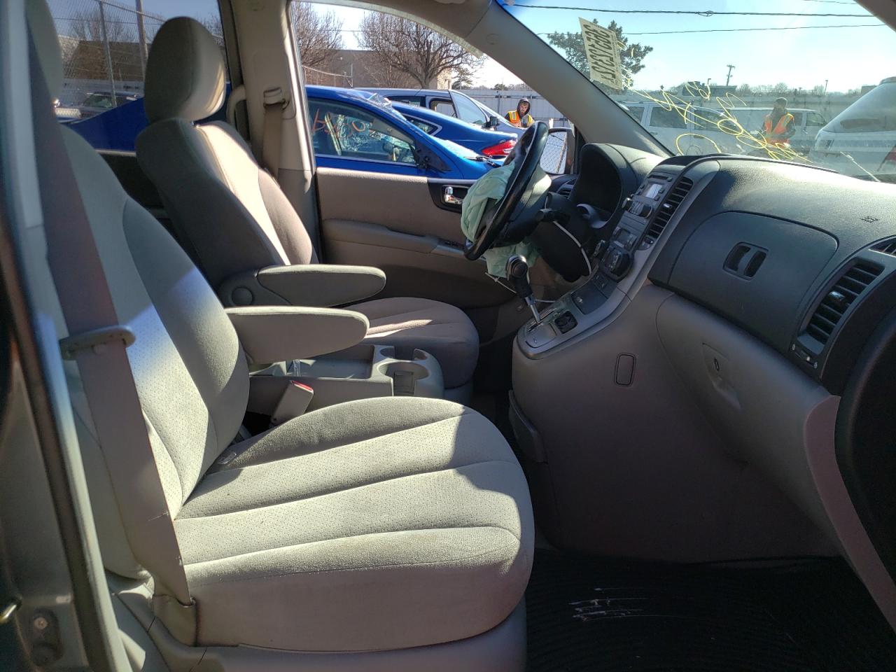 Photo 5 from auction – 2007 HYUNDAI ENTOURAGE with VIN KNDMC233976020331