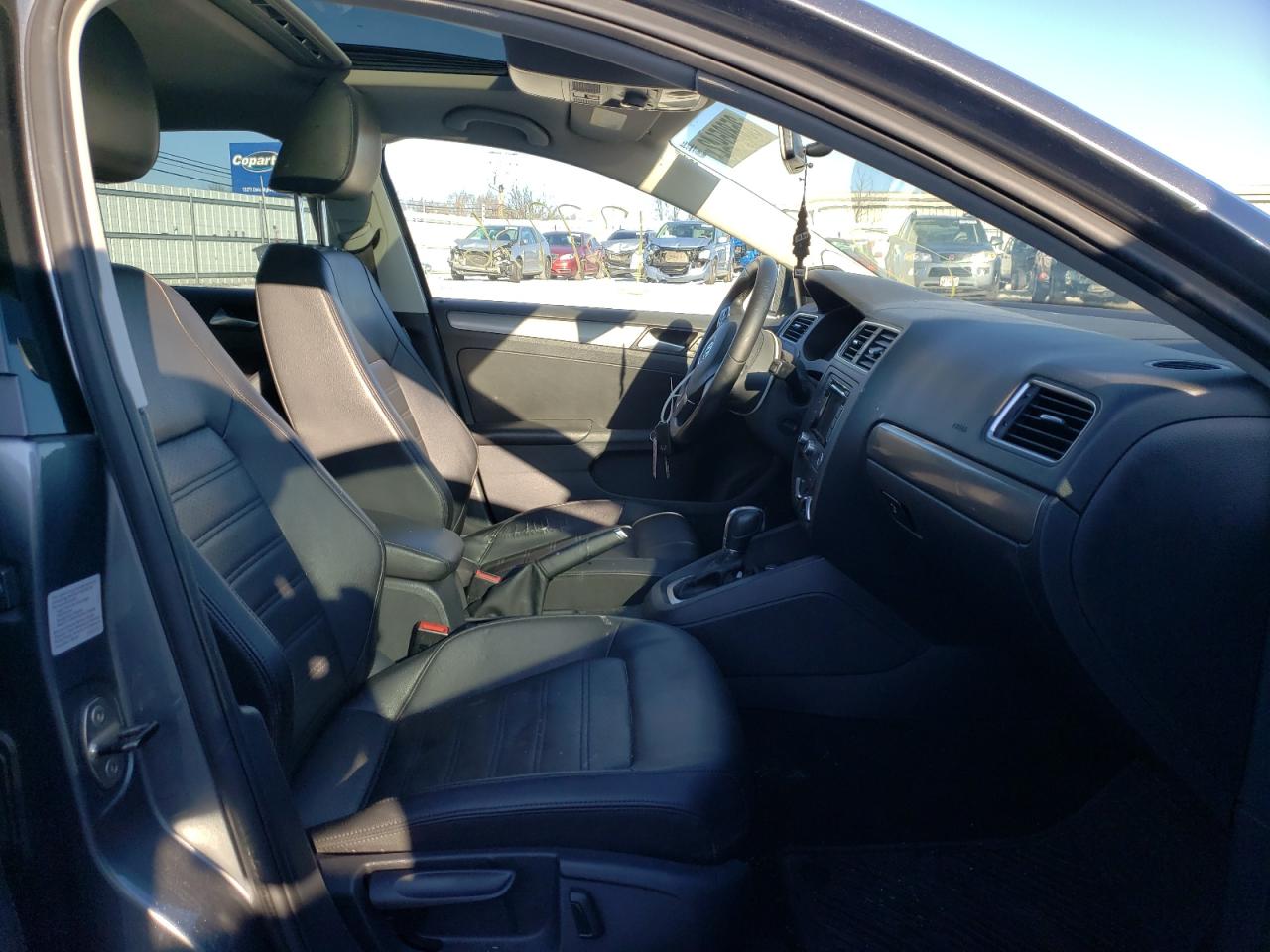 Photo 5 from auction – 2014 VOLKSWAGEN JETTA SEL with VIN 3VWL17AJXEM219219