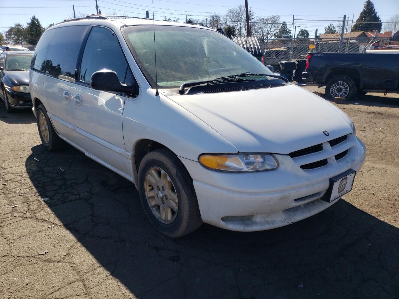 DODGE CARAVAN LE 1997 with VIN 1B4GP55L1VB266162 - Photo from auction