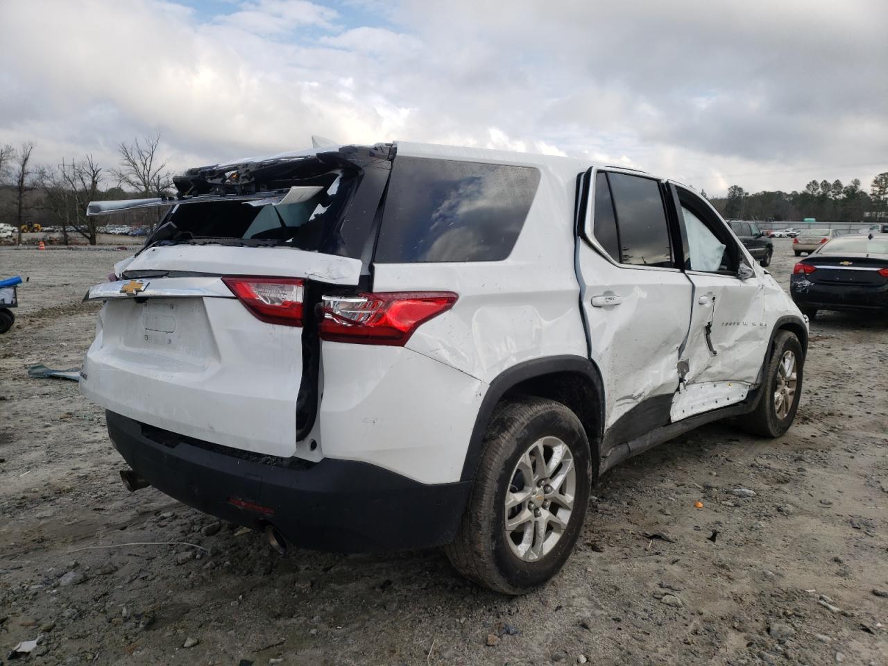 Photo 4 from auction – 2020 CHEVROLET TRAVERSE L with VIN 1GNERFKW5LJ180680