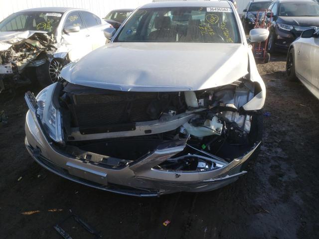 Photo 9 from auction – 2013 HYUNDAI GENESIS 3. with VIN KMHGC4DD2DU231762