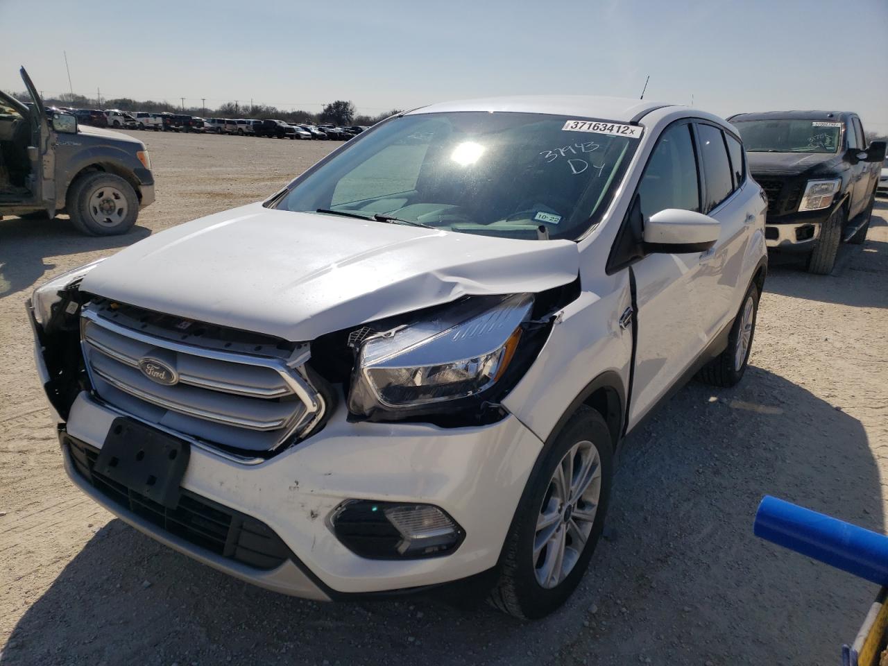 Photo 2 from auction – 2019 FORD ESCAPE SE with VIN 1FMCU9GD8KUC09878