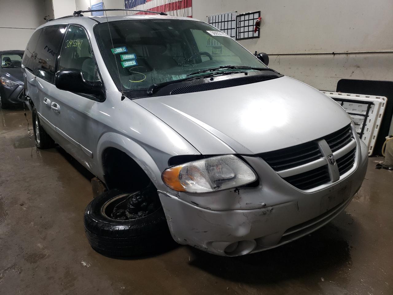 DODGE GRAND CARA 2007 with VIN 2D4GP44L37R360579 - Photo from auction