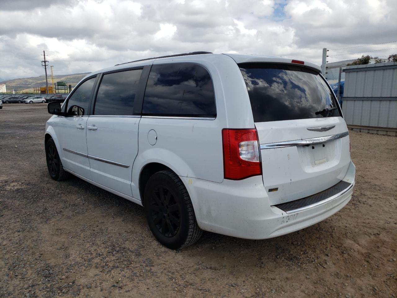 Photo 3 from auction – 2016 CHRYSLER TOWN & COU with VIN 2C4RC1BG1GR198280