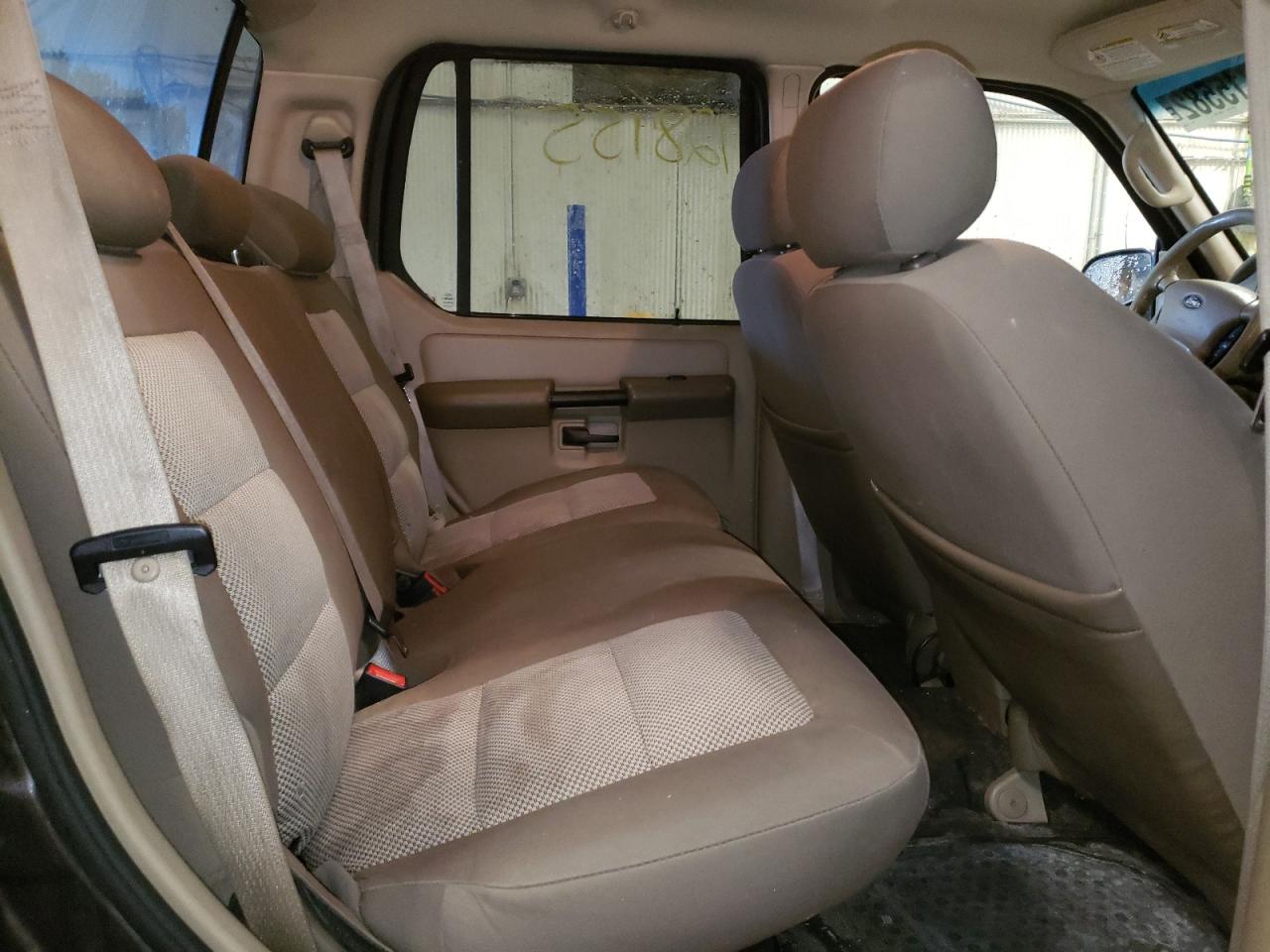 Photo 6 from auction – 2005 FORD EXPLORER S with VIN 1FMZU77K75UB55894