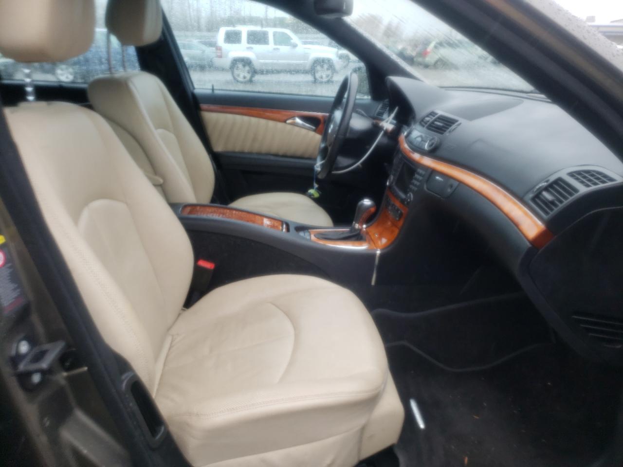 Photo 5 from auction – 2008 MERCEDES-BENZ E 550 4MAT with VIN WDBUF90X98B277262