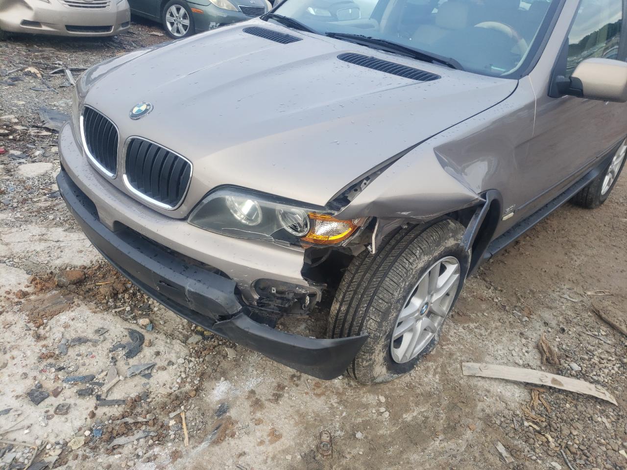 Photo 9 from auction – 2006 BMW X5 3.0I with VIN 5UXFA13596LY45567