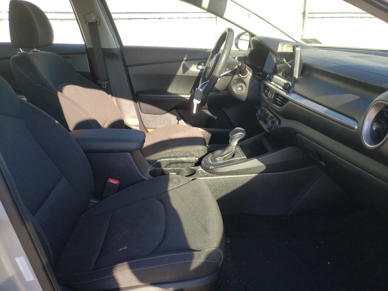 Photo 5 from auction – 2019 KIA FORTE FE with VIN 3KPF24AD3KE045800