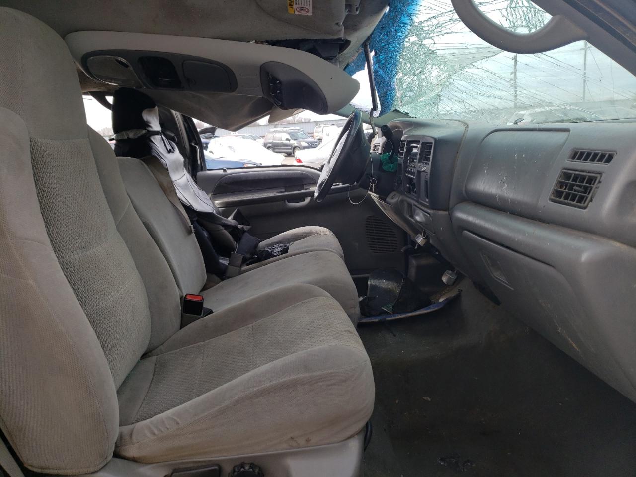 Photo 5 from auction – 2002 FORD EXCURSION with VIN 1FMNU41S52EC55200