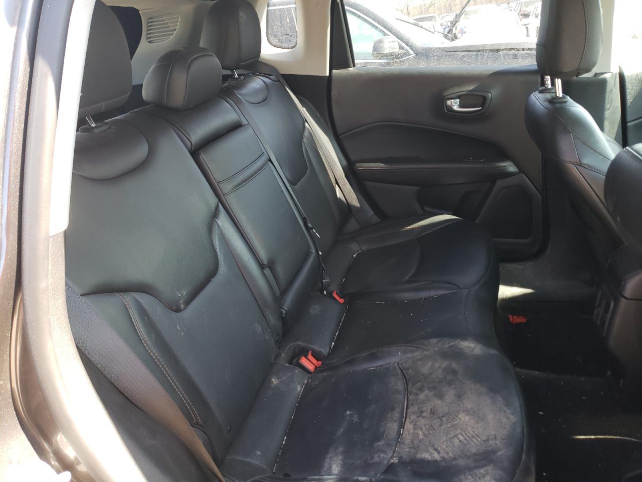 Foto 6 de la subasta – 2019 JEEP COMPASS LI con VIN 3C4NJDCB8KT811459