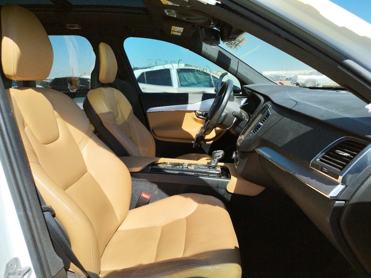 Photo 5 from auction – 2018 VOLVO XC90 T5 with VIN YV4102PK5J1345508
