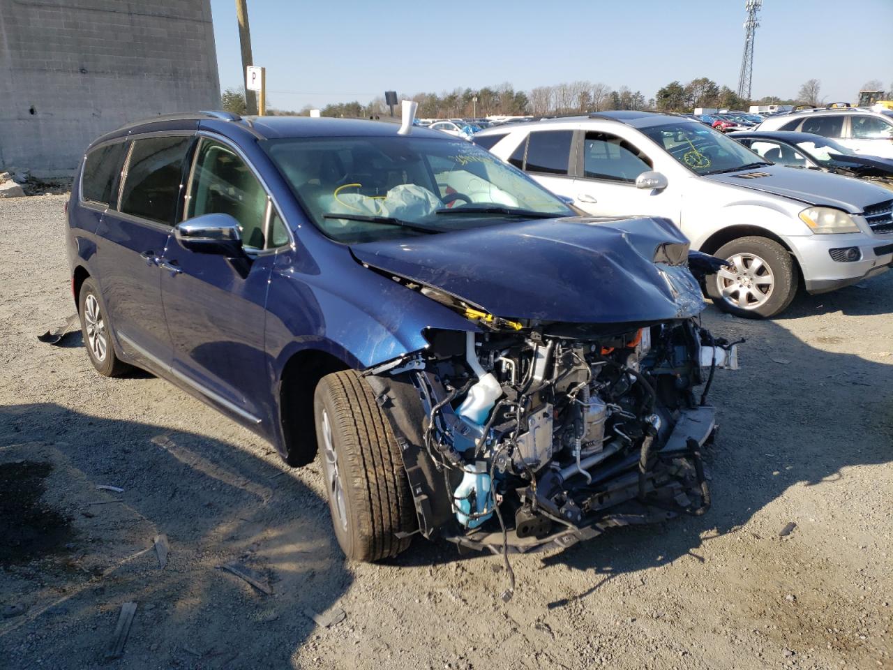 CHRYSLER PACIFICA H 2020 with VIN 2C4RC1N77LR135285 - Photo from auction
