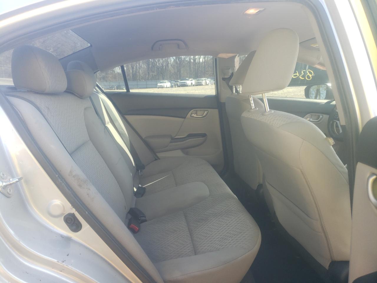Photo 6 from auction – 2015 HONDA CIVIC LX with VIN 2HGFB2F53FH565934