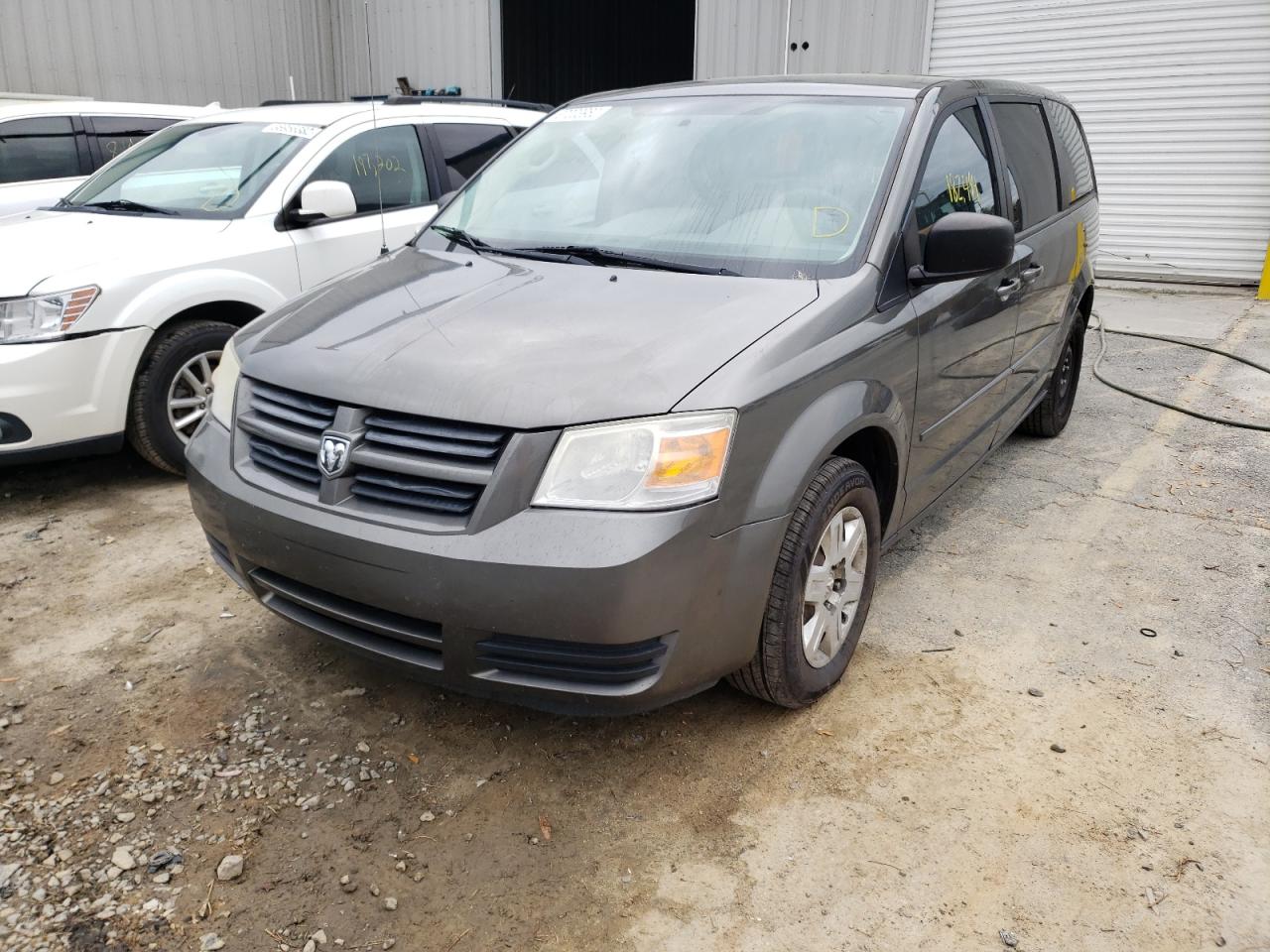 Photo 2 from auction – 2010 DODGE GRAND CARA with VIN 2D4RN4DE0AR340071