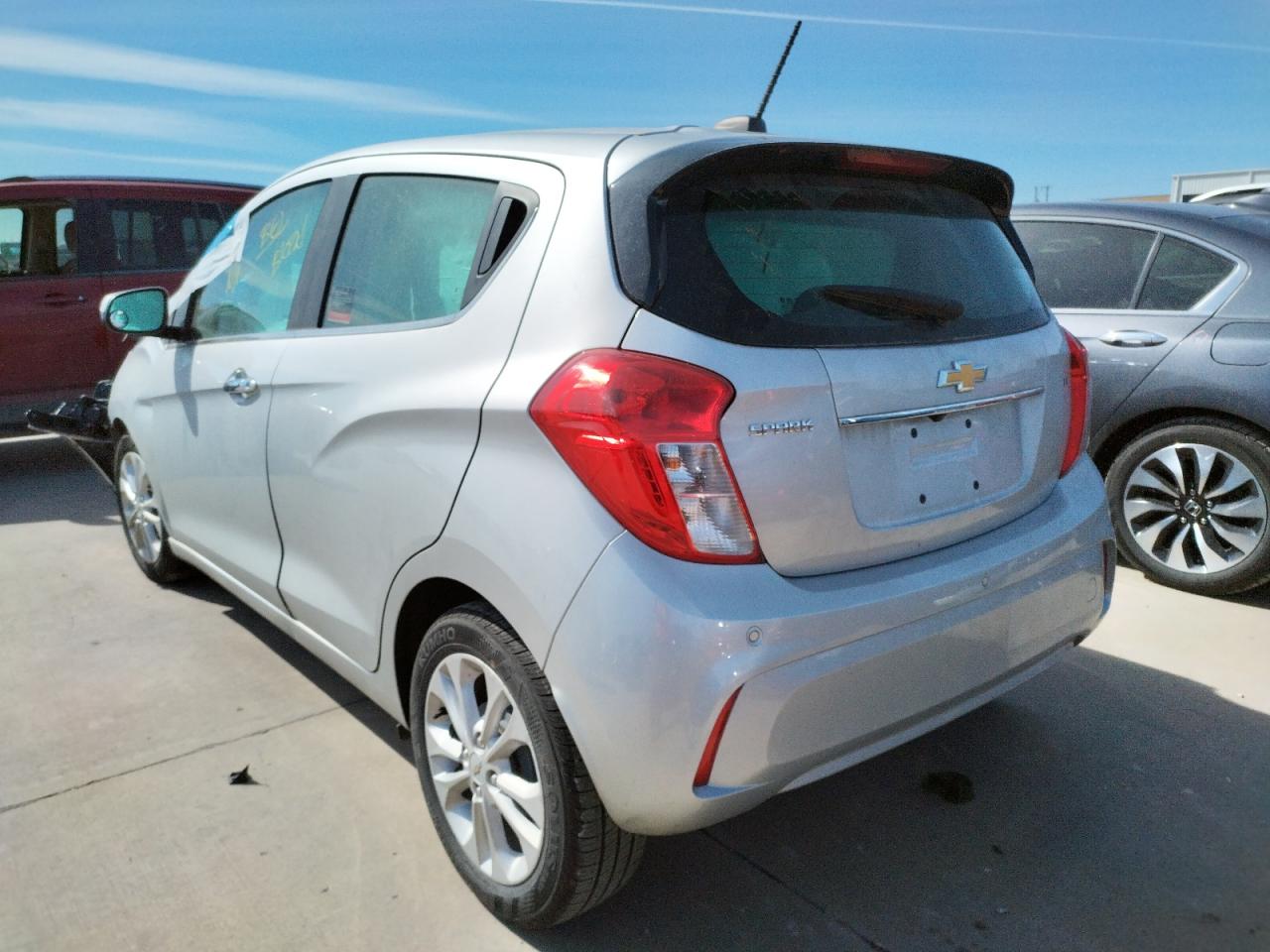 صورة رقم 3 من المزاد - 2021 CHEVROLET SPARK 2LT مع VIN KL8CF6SA7MC730442