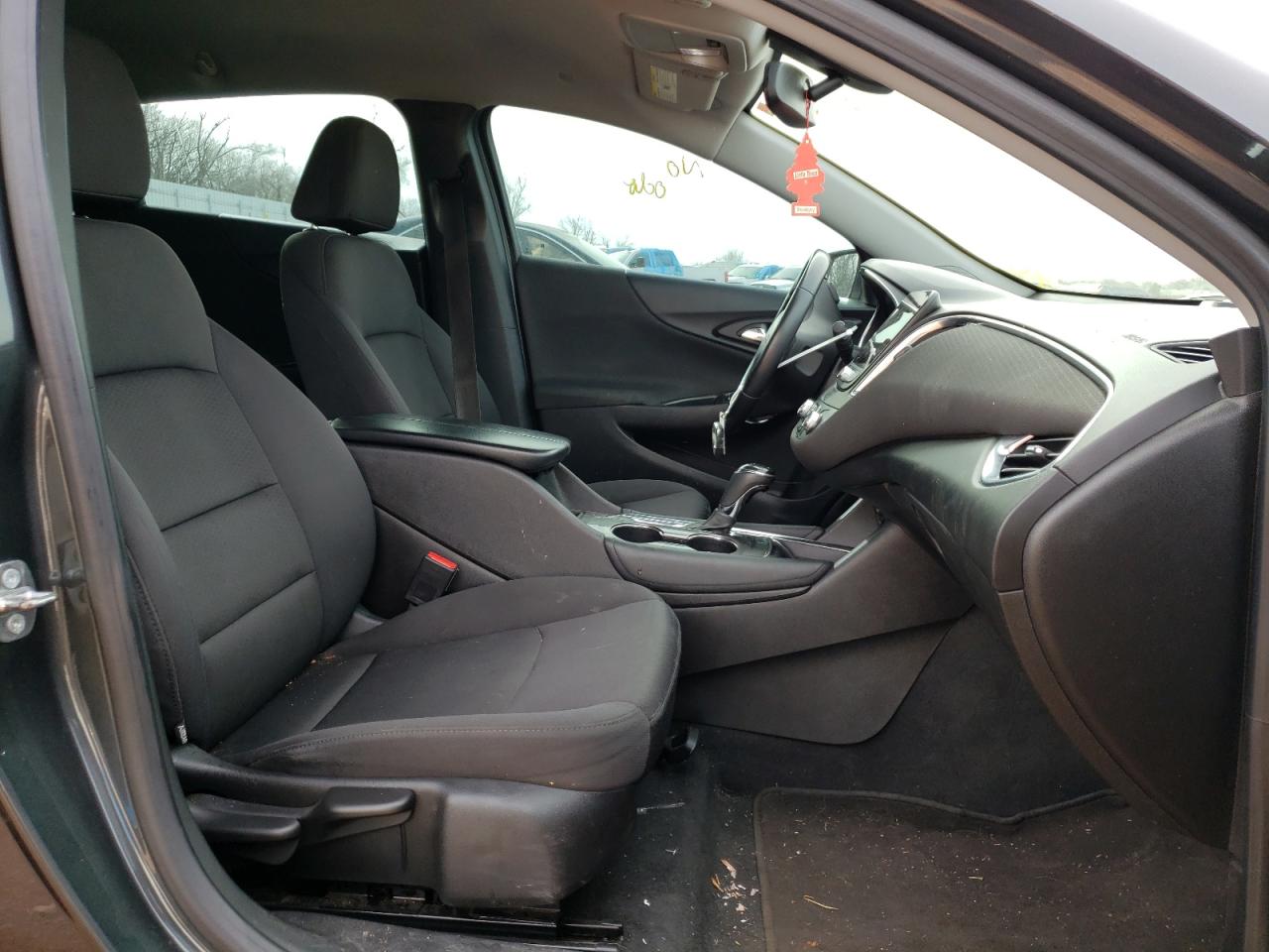 Photo 5 from auction – 2016 CHEVROLET MALIBU LT with VIN 1G1ZE5ST4GF216964