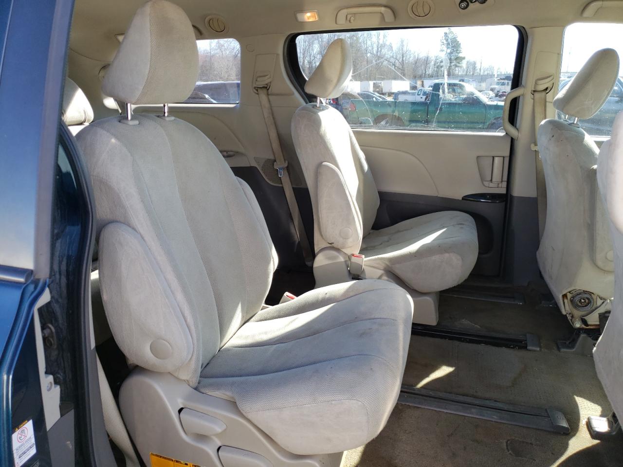 Photo 6 from auction – 2012 TOYOTA SIENNA with VIN 5TDZK3DC8CS181535