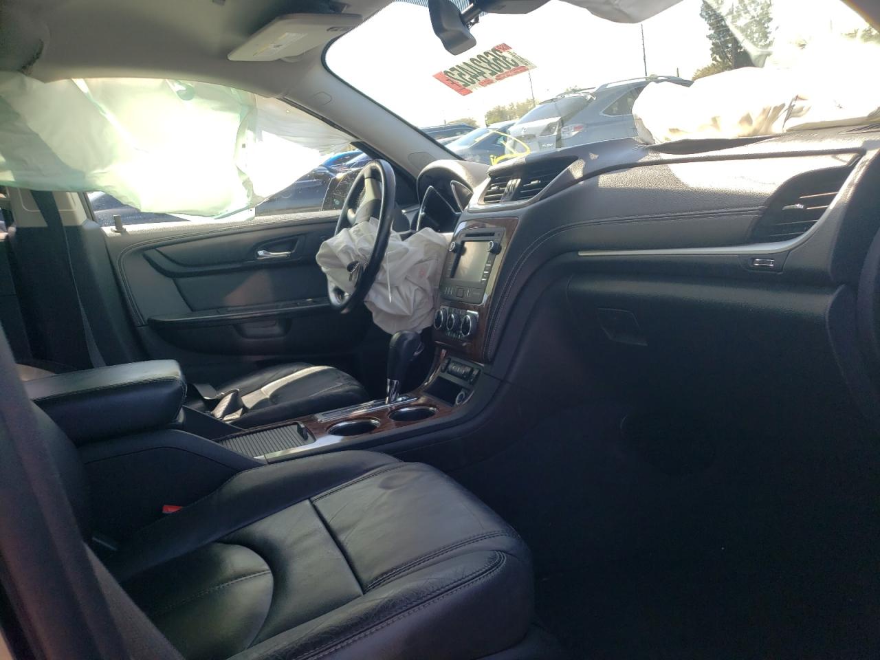 Photo 5 from auction – 2014 CHEVROLET TRAVERSE L with VIN 1GNKRHKD6EJ267911