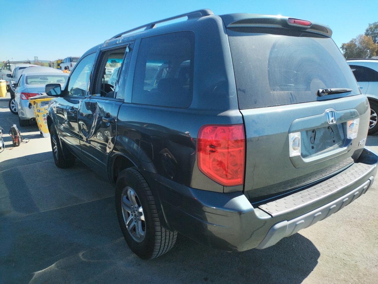 Photo 3 from auction – 2003 HONDA PILOT EX with VIN 2HKYF18433H533952